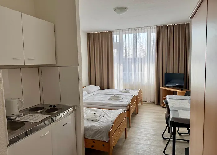 Отель Gaestehaus Hassloch/pfalz Хаслох